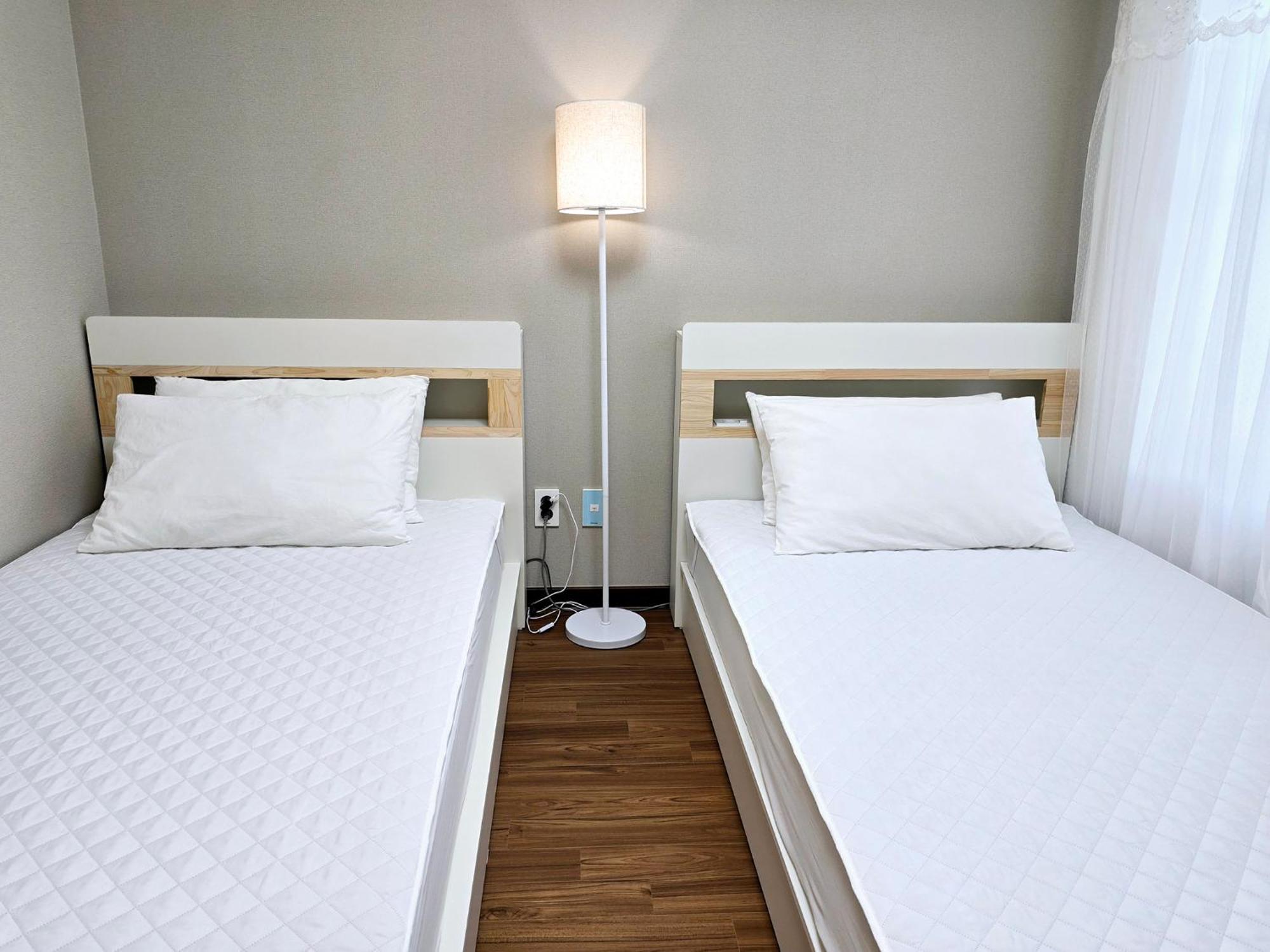Incheon Airport Guesthouse L Bagian luar foto