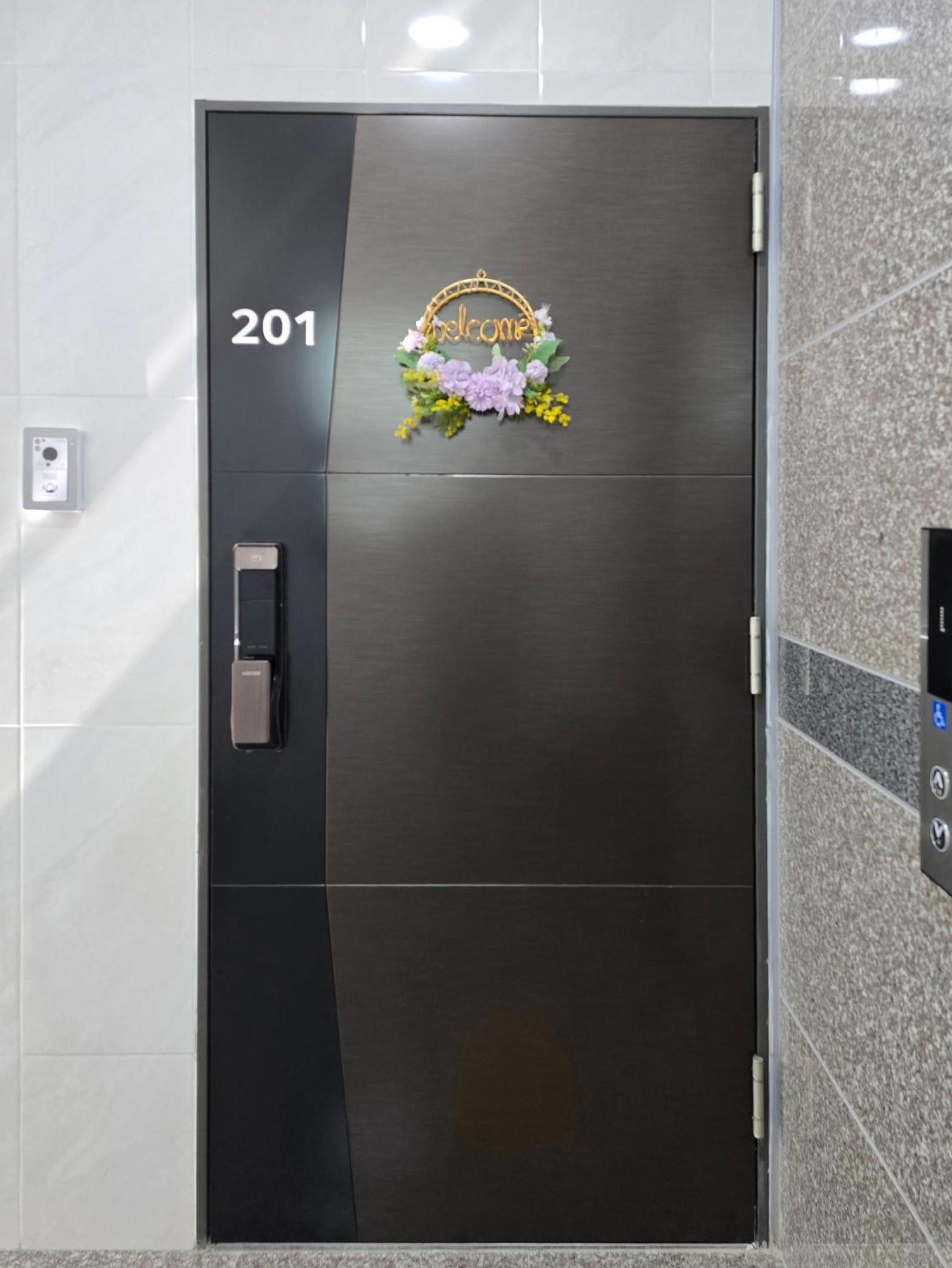 Incheon Airport Guesthouse L Bagian luar foto